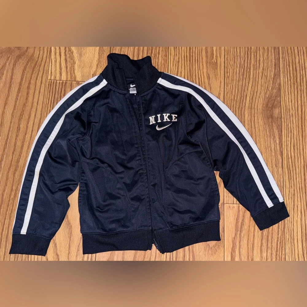 Nike Kids Track Jacket – Classic Black & White Athletic Style